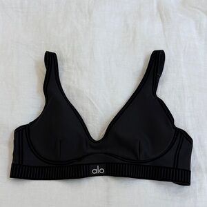Alo Airlift Line Up Bra